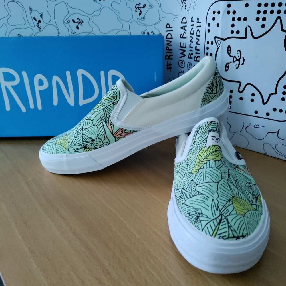 Nermal Leaf Slip Ons